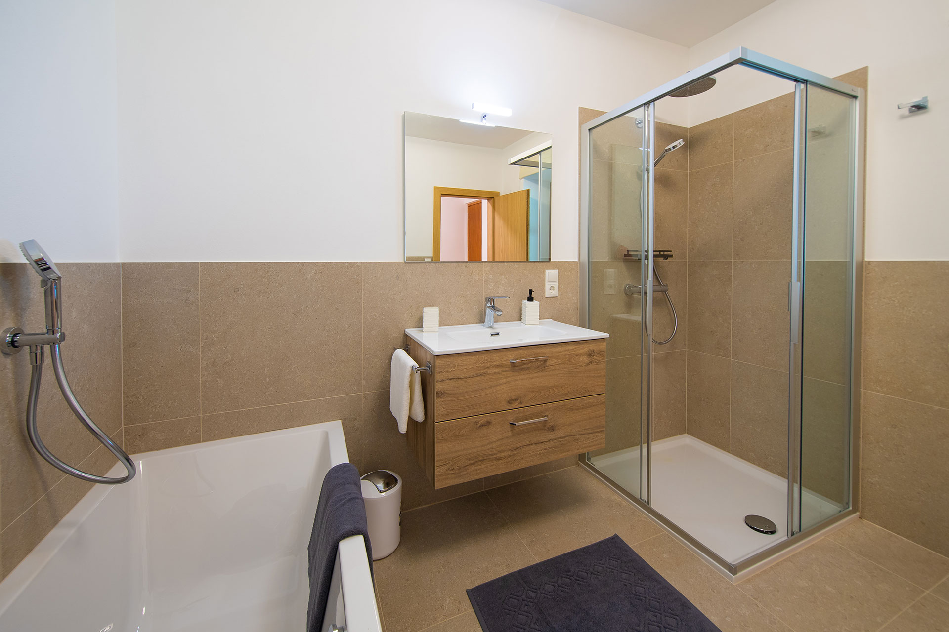 Zum Bachanger - Bad 2